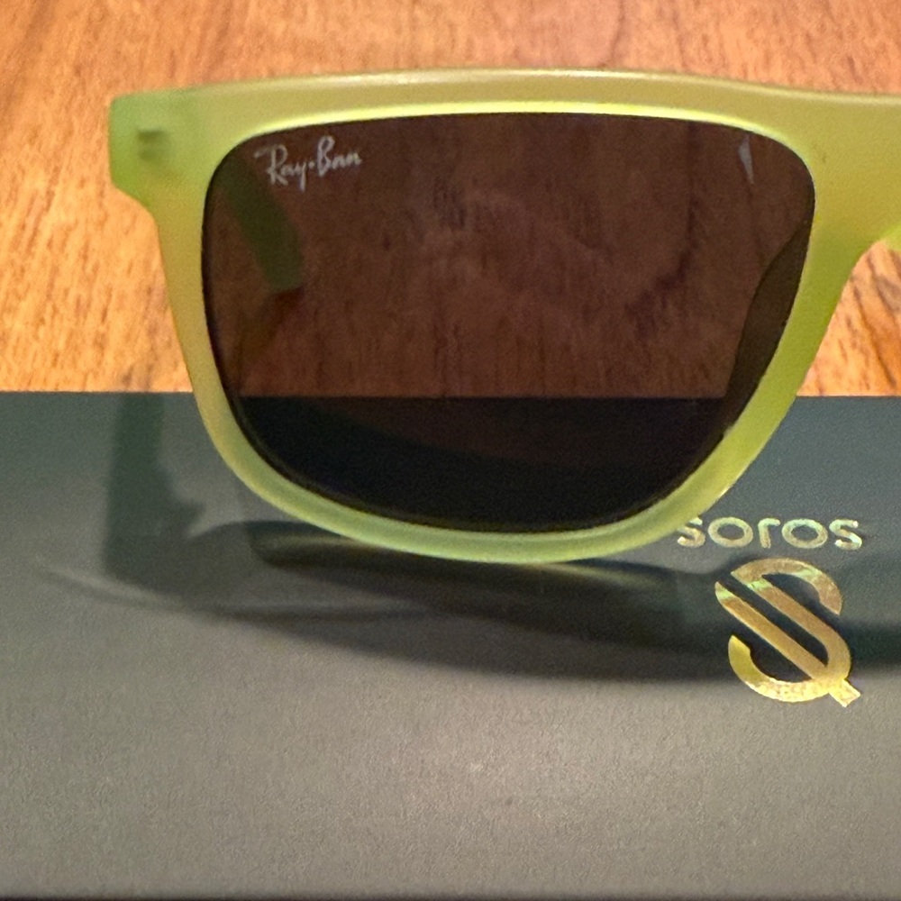 Ray-Ban RJ9057S 198/71 Junior Kid's Sunglasses 50 /15/ 130 3N - Picture 4 of 9